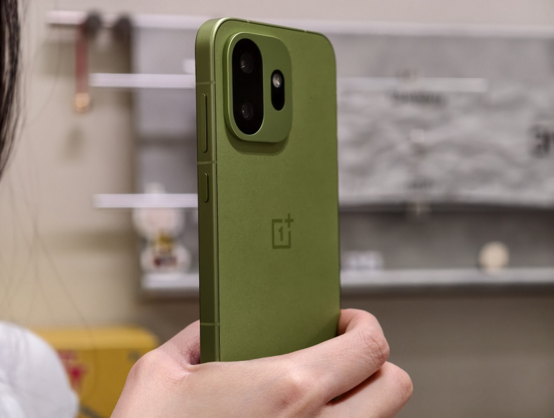 Image default
